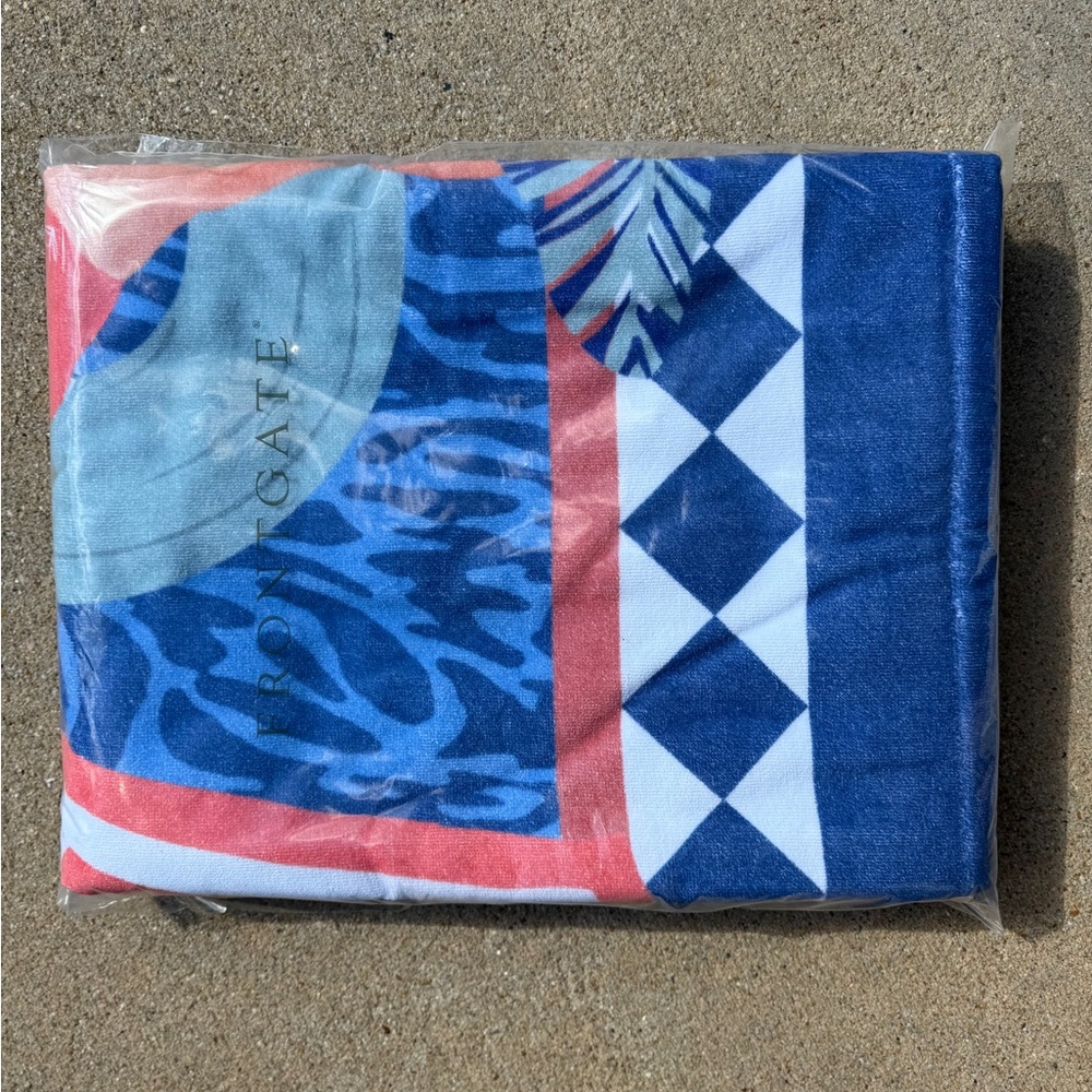 Frontgate Beach Towel - 40” x 72” - NWT - Picture 6 of 12